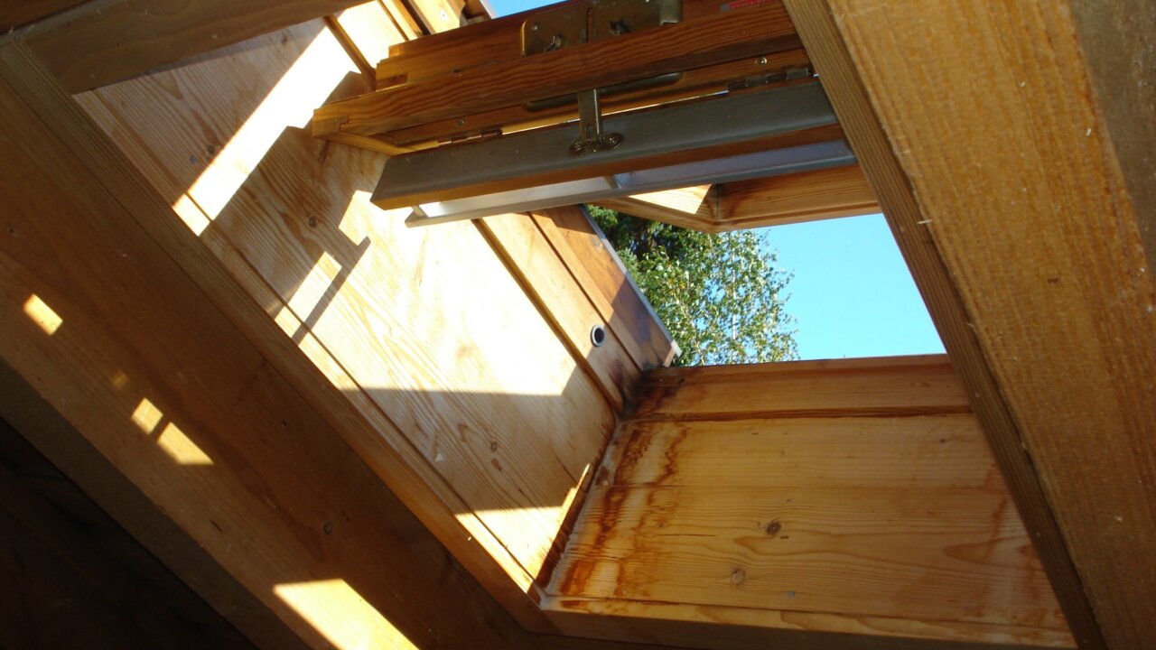 Dachfenster kondenswasser wasserspuren dachfensterfutter